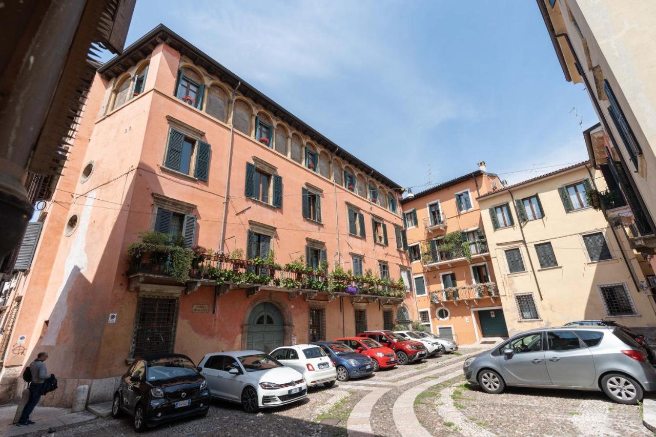 Romeo And Juliet Apartments Verona Eksteriør bilde